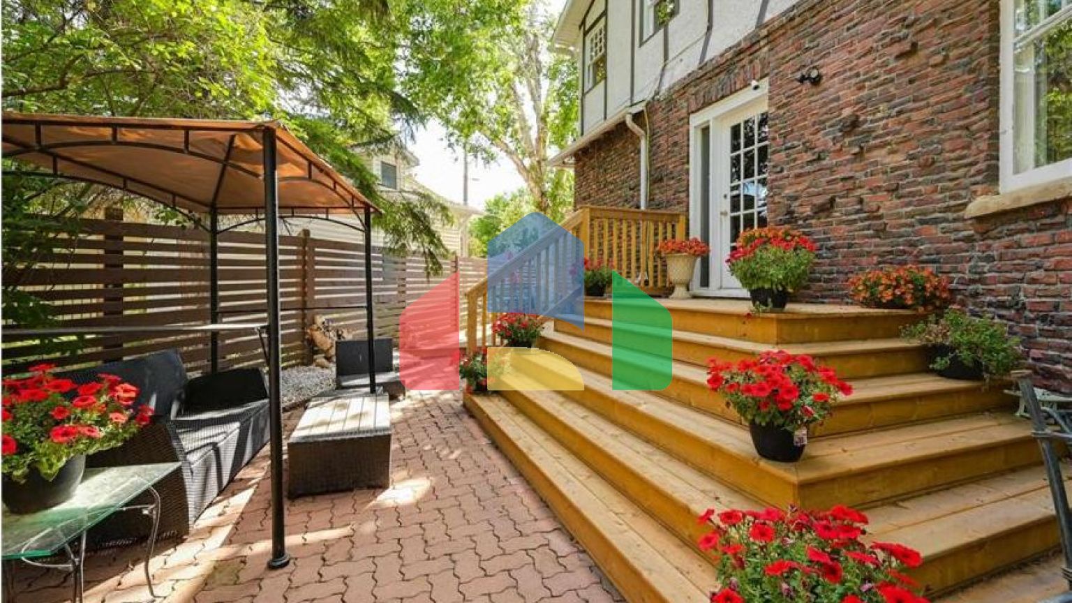 Residential - Single Family Home - Edmonton, Canada - Canada