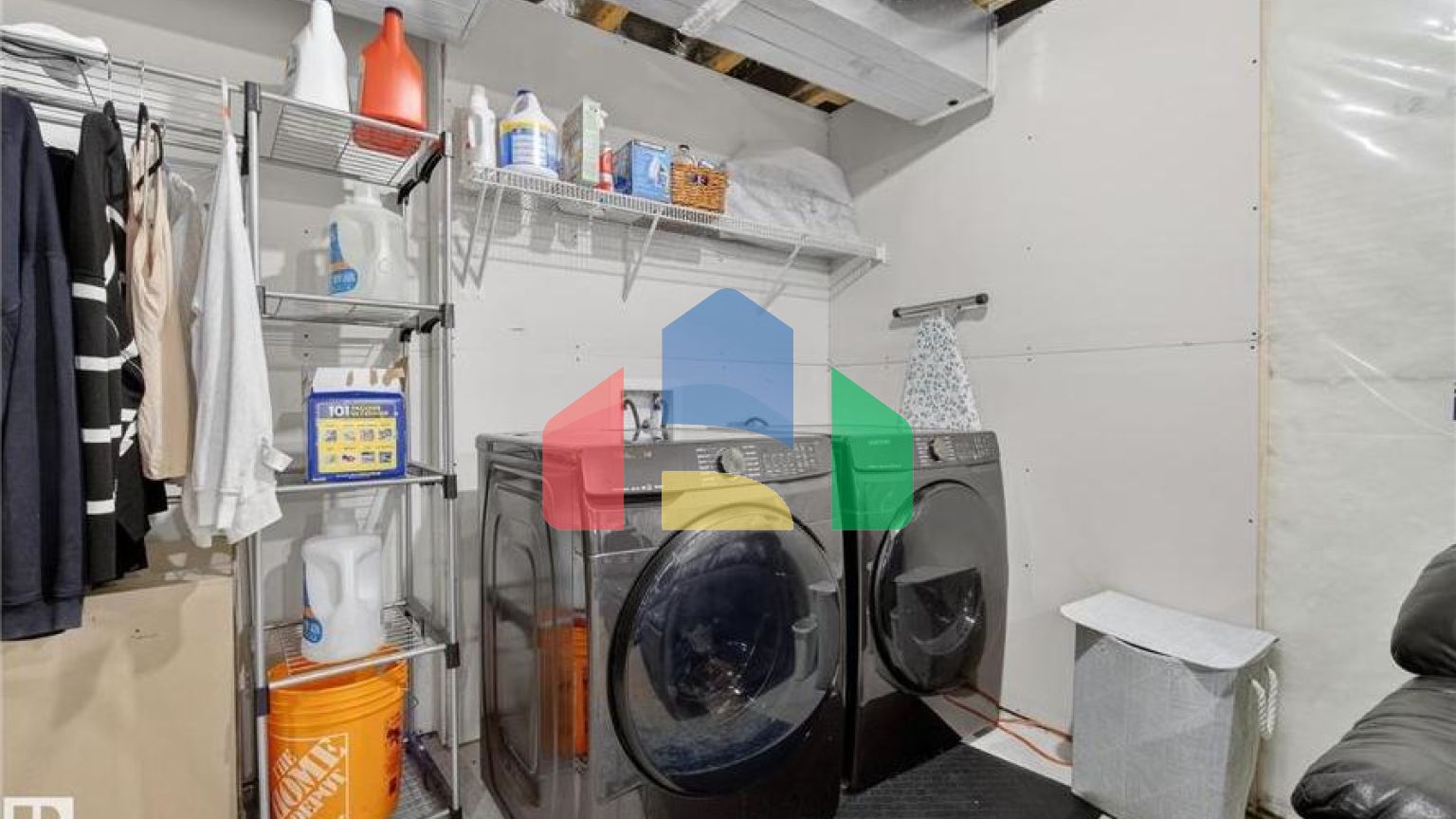 Residential - Single Family Home - Edmonton, Canada - Canada