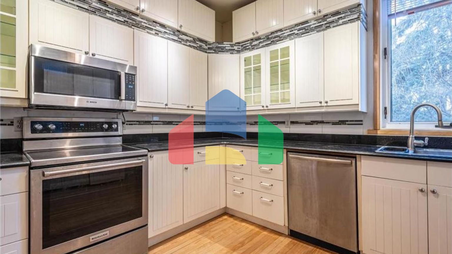 Residential - Single Family Home - Edmonton, Canada - Canada