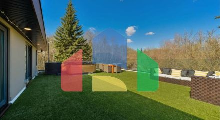 Residential - Single Family Home - Edmonton, Canada - Canada