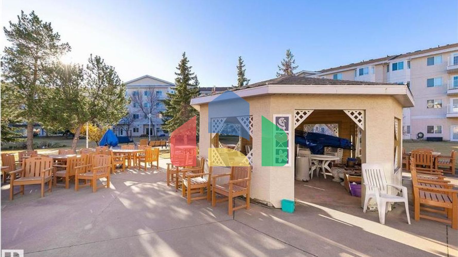 Residential - Single Family Home - Edmonton, Canada - Canada