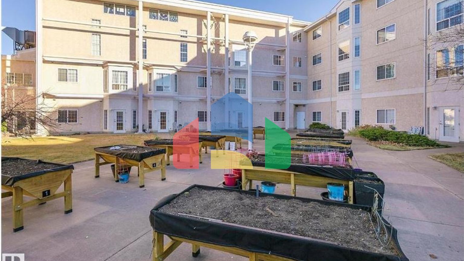 Residential - Single Family Home - Edmonton, Canada - Canada