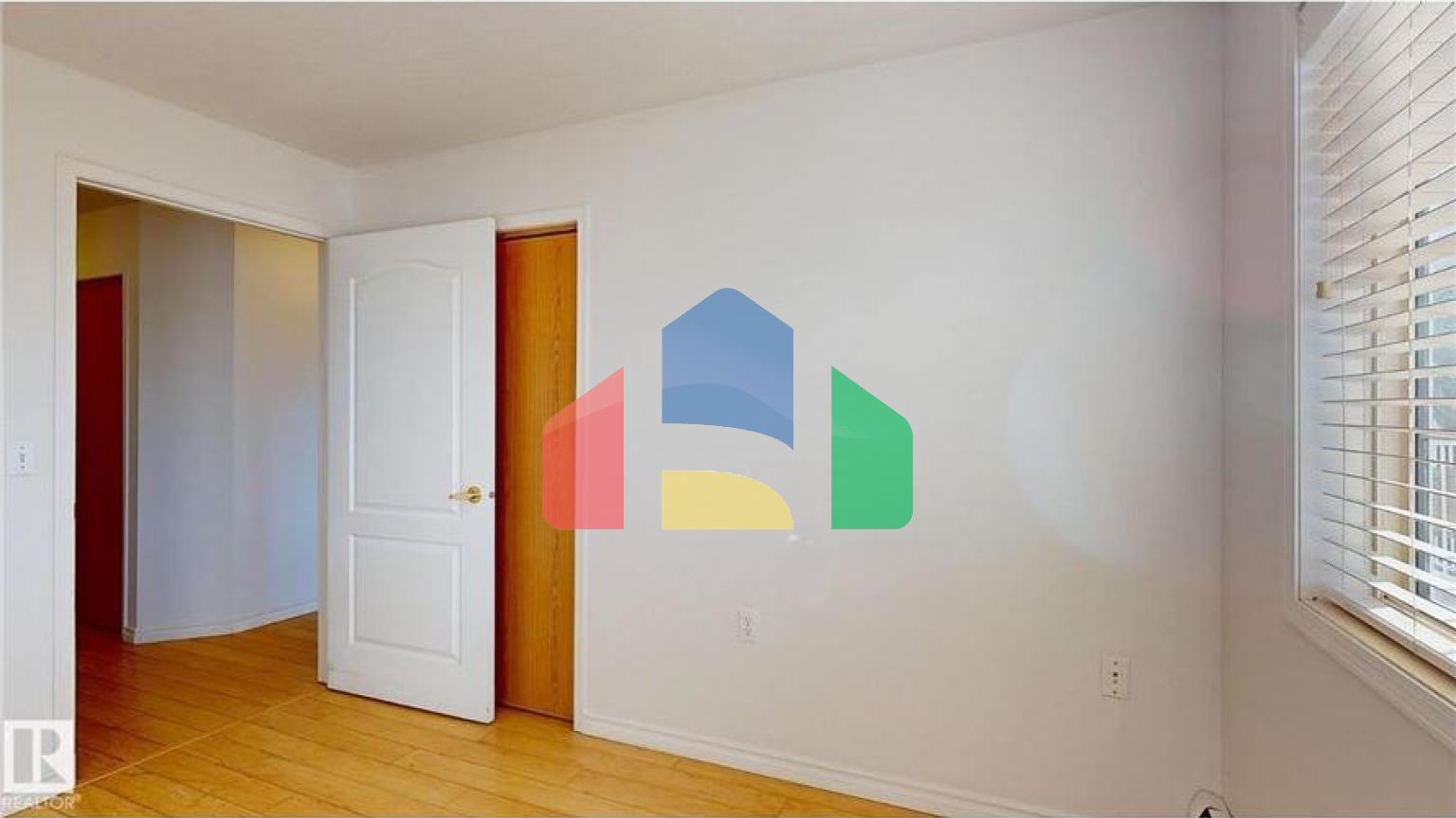 Residential - Single Family Home - Edmonton, Canada - Canada