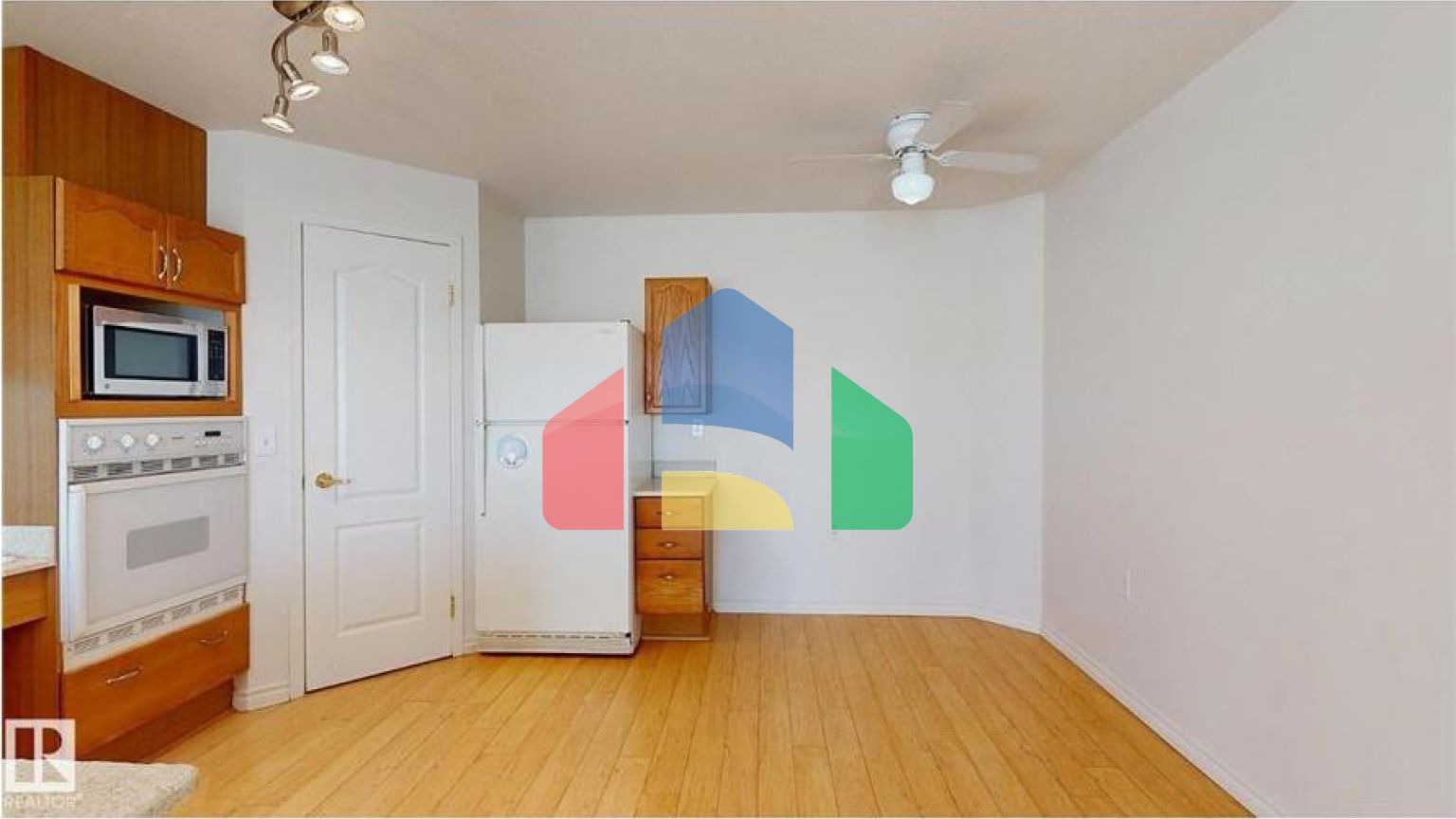 Residential - Single Family Home - Edmonton, Canada - Canada