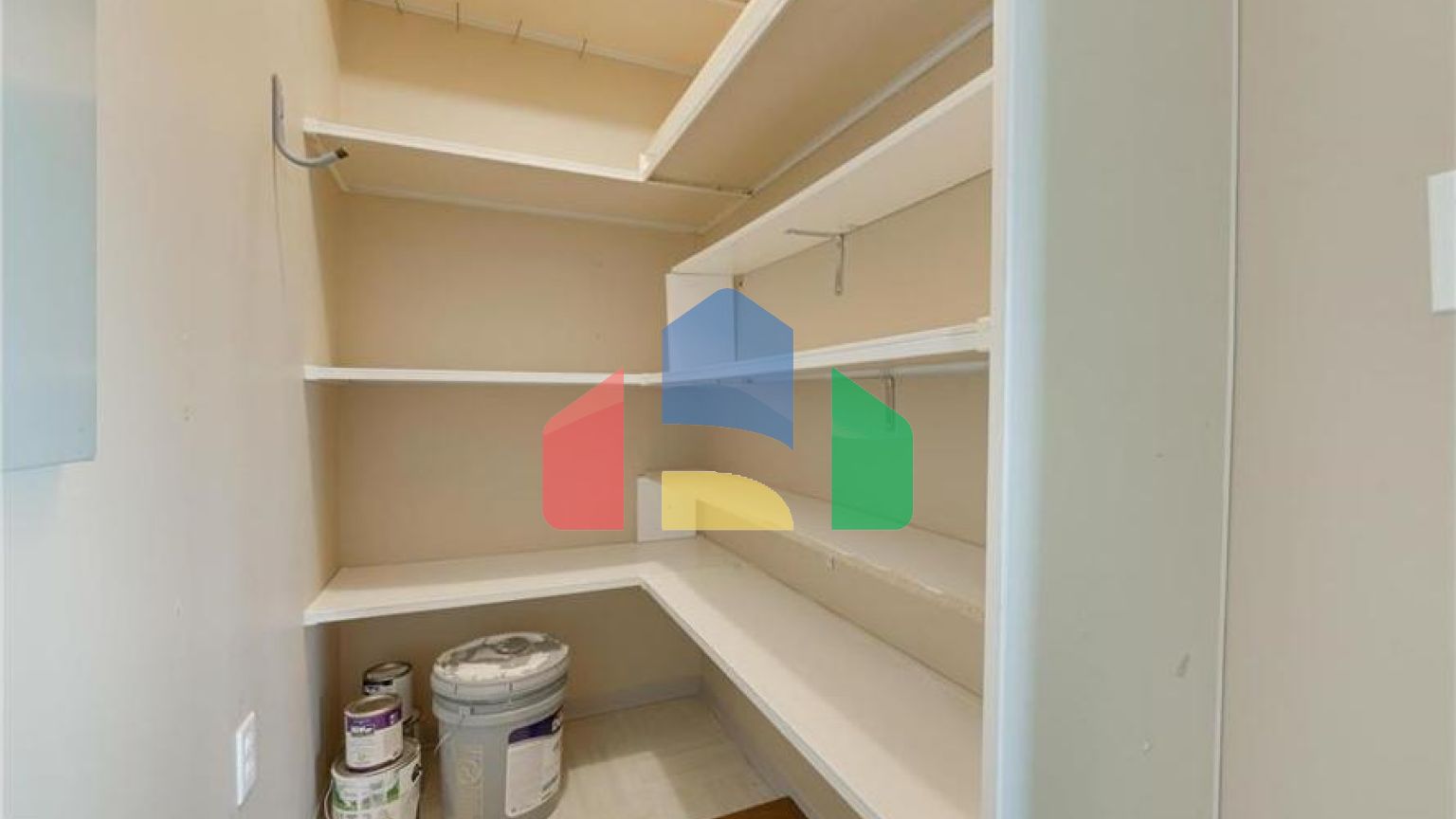 Residential - Condo/Apartment - Edmonton, Canada - Canada