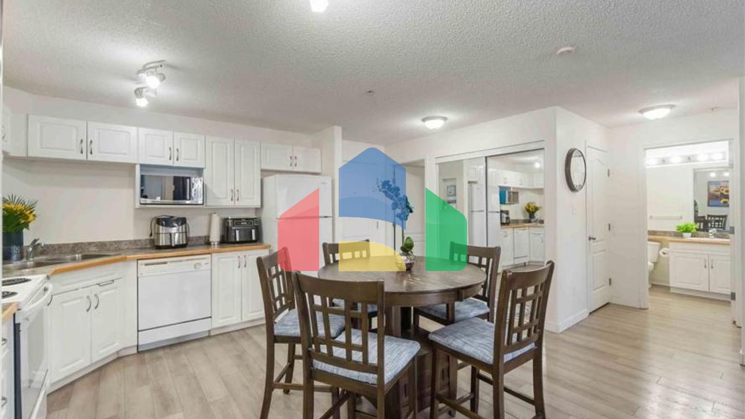 Residential - Condo/Apartment - Edmonton, Canada - Canada