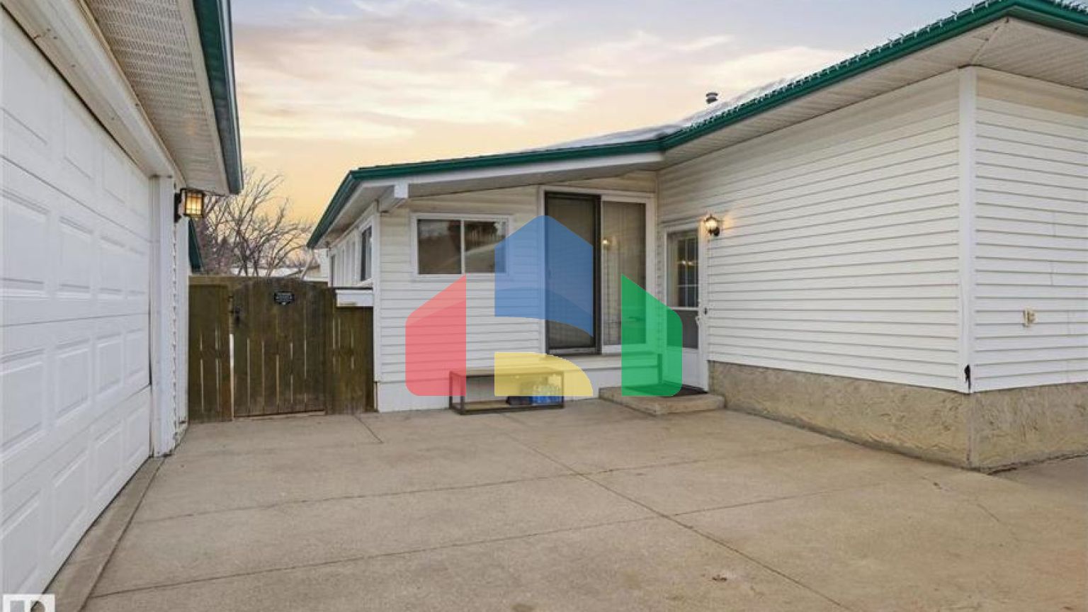 Residential - Single Family Home - Edmonton, Canada - Canada