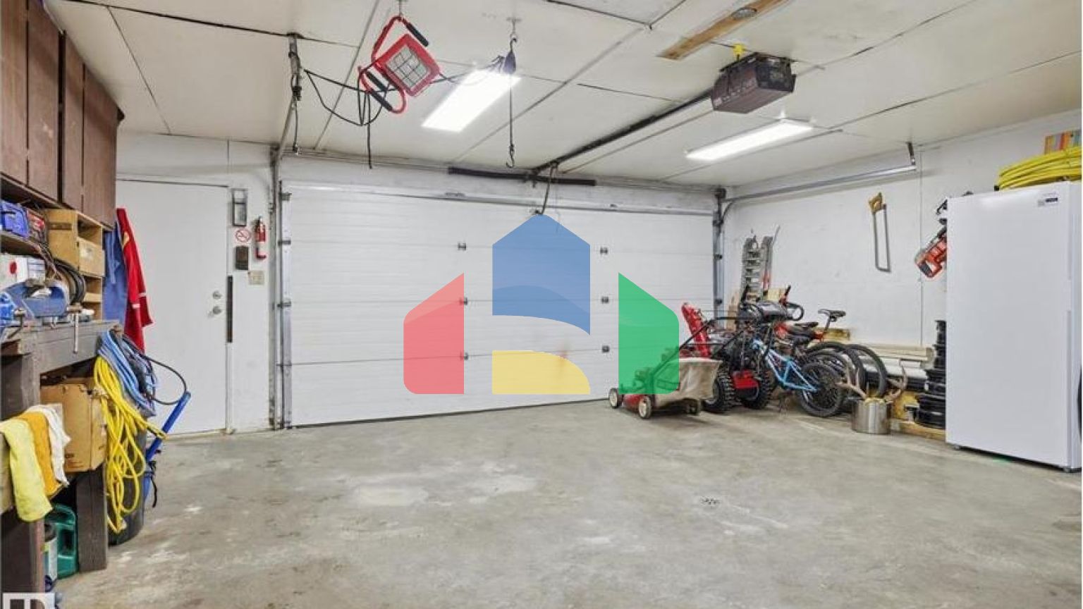 Residential - Single Family Home - Edmonton, Canada - Canada