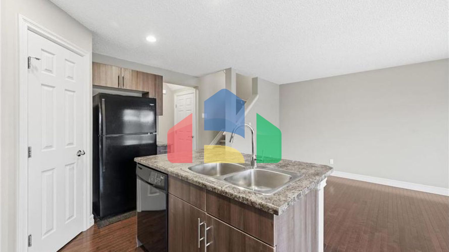 Residential - Single Family Home - Edmonton, Canada - Canada