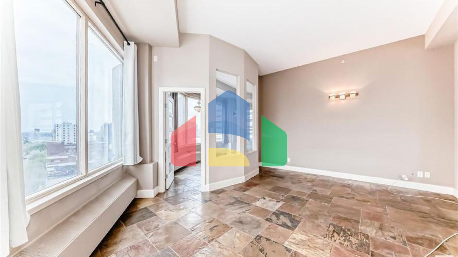 Residential - Condo/Apartment - Edmonton, Canada - Canada