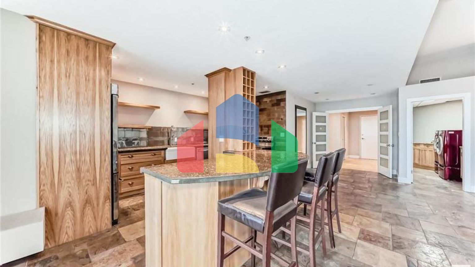 Residential - Condo/Apartment - Edmonton, Canada - Canada