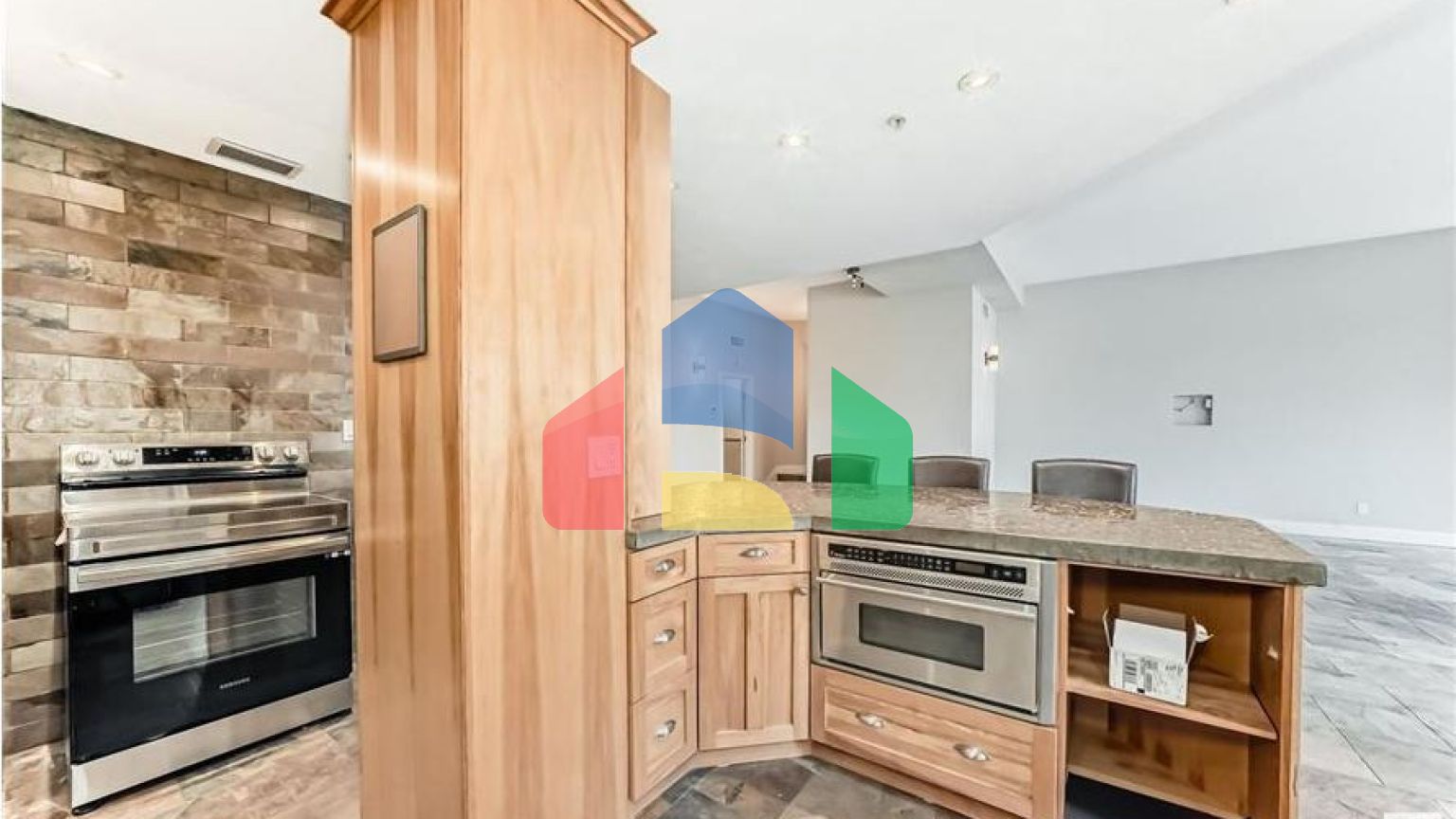 Residential - Condo/Apartment - Edmonton, Canada - Canada