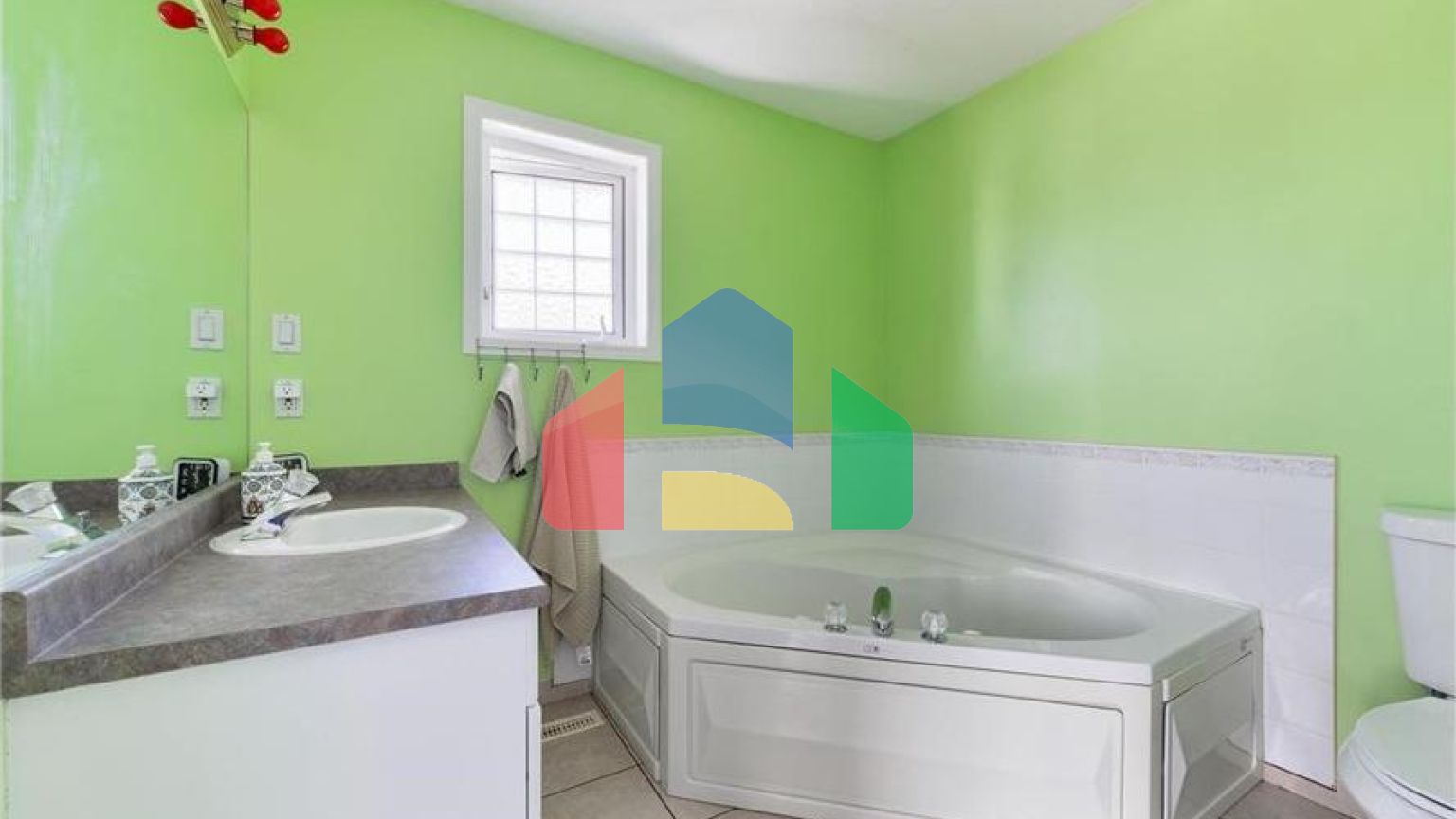 Residential - Single Family Home - Edmonton, Canada - Canada