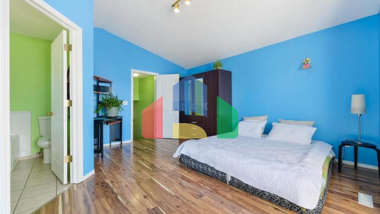 Residential - Single Family Home - Edmonton, Canada - Canada