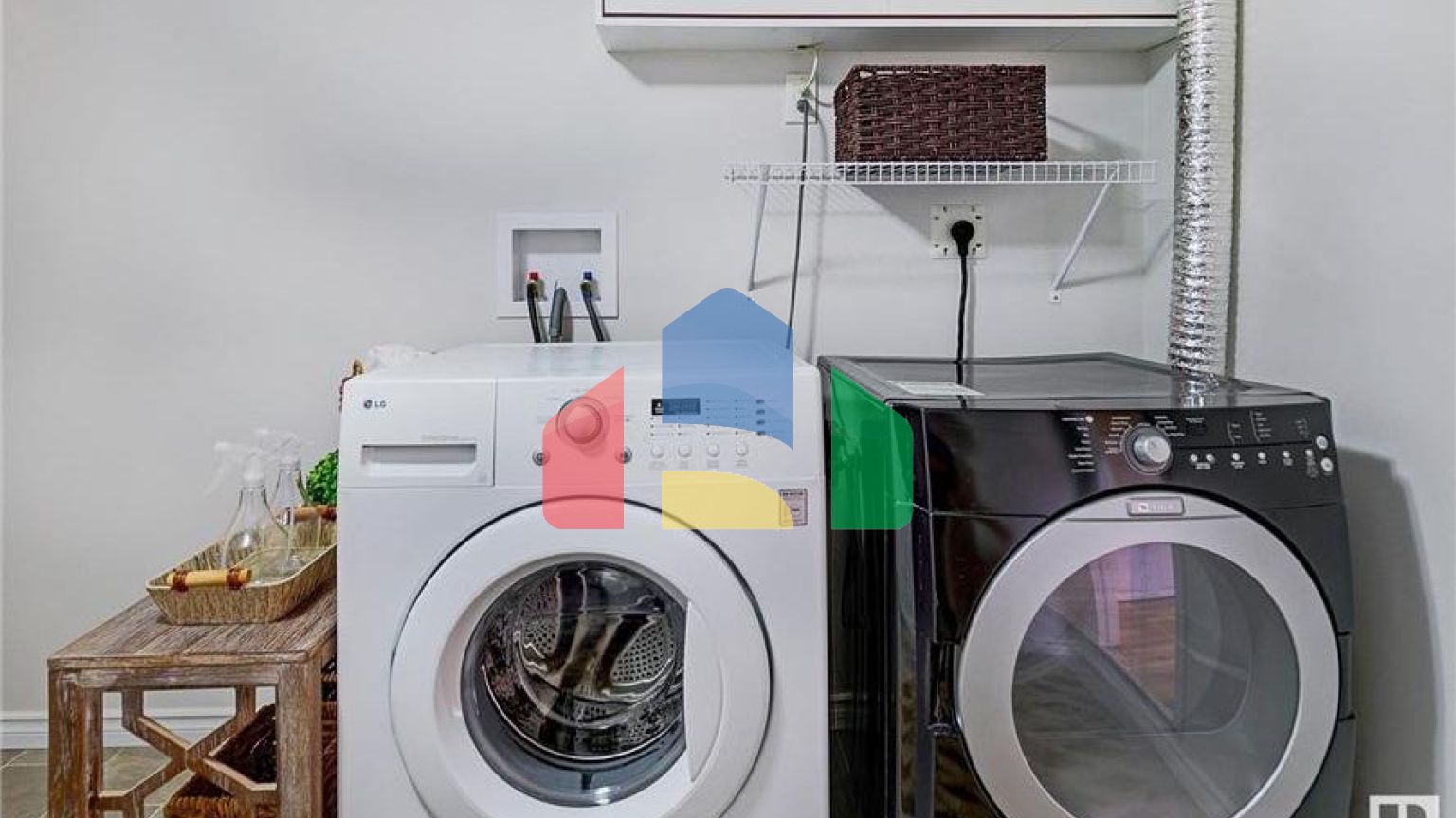 Residential - Single Family Home - Edmonton, Canada - Canada