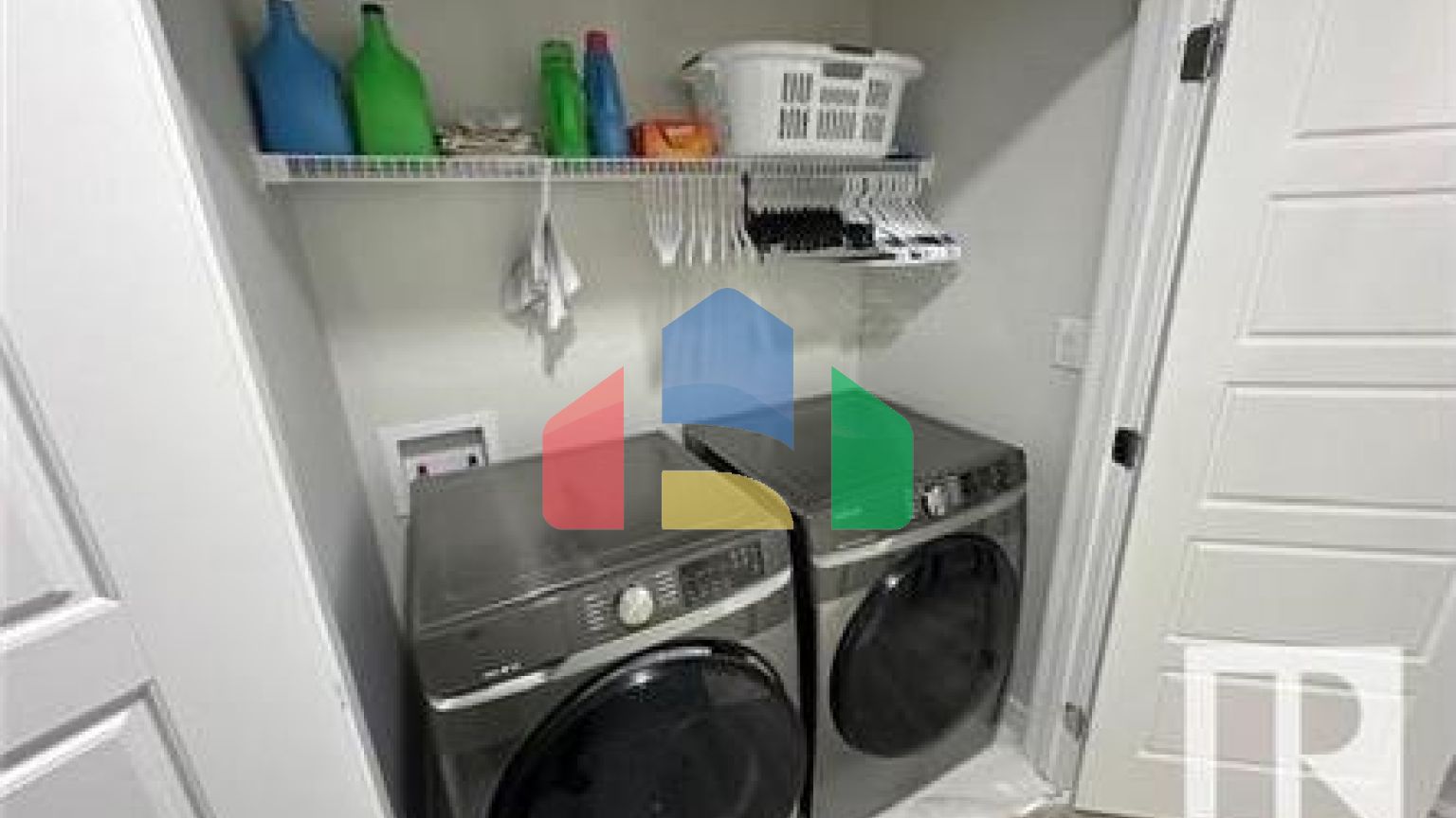 Residential - Single Family Home - Edmonton, Canada - Canada