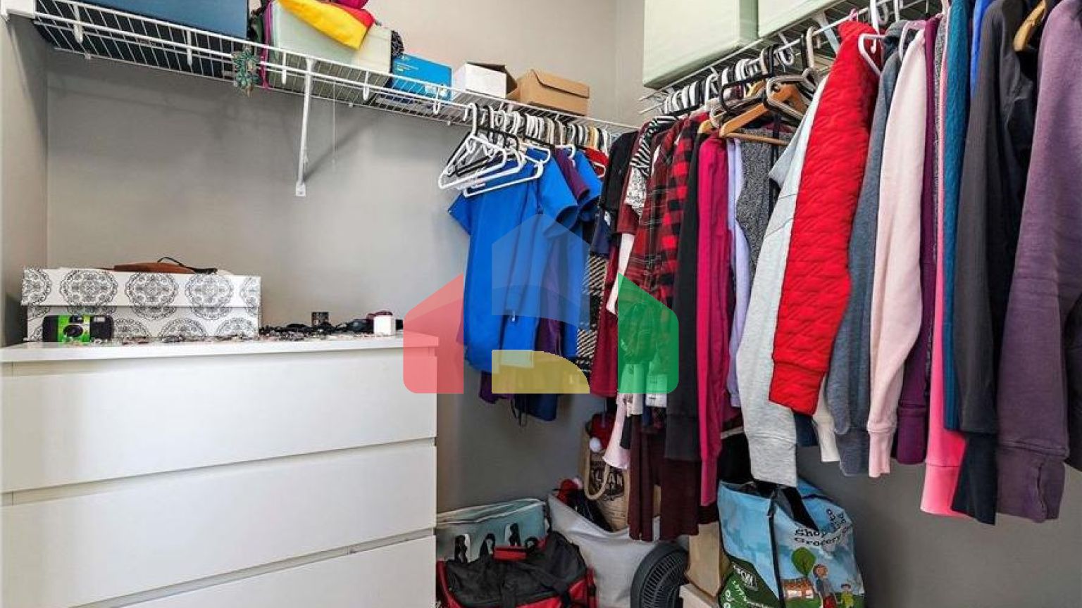 Residential - Single Family Home - Edmonton, Canada - Canada