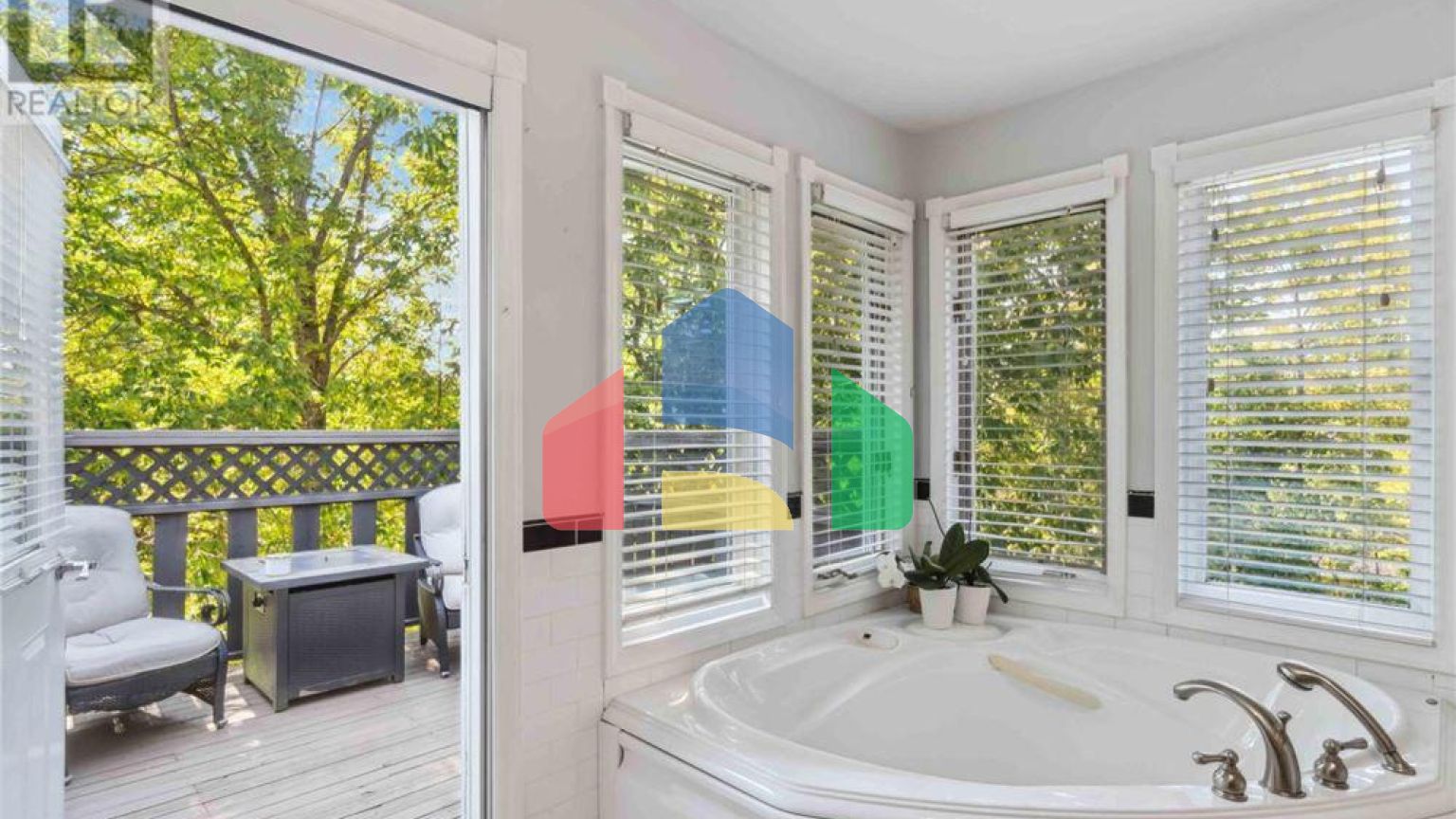 Residential - Single Family Home - Falmouth, Canada - Canada