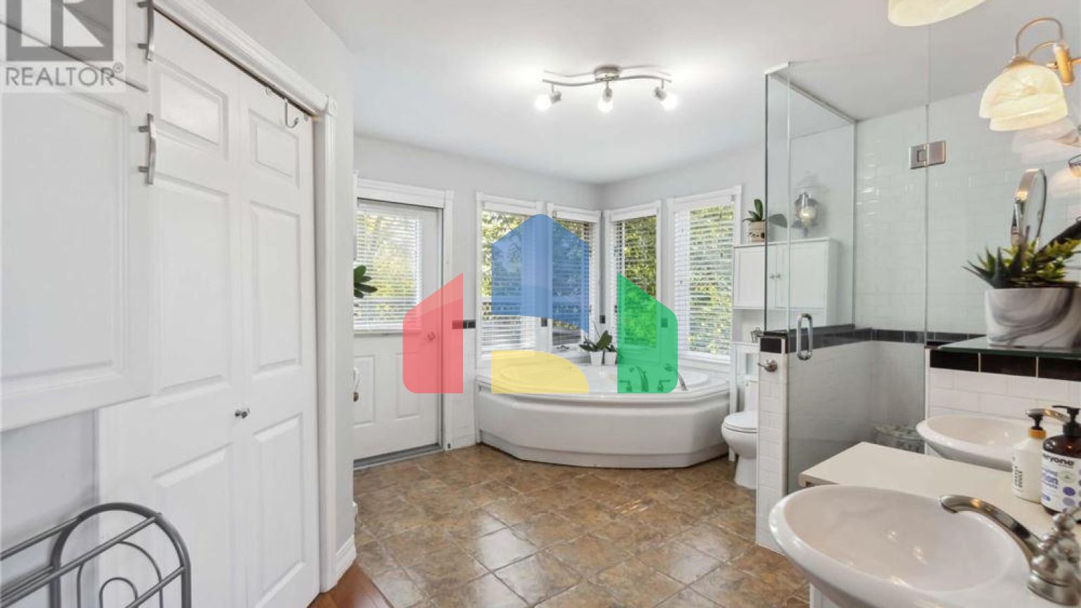 Residential - Single Family Home - Falmouth, Canada - Canada