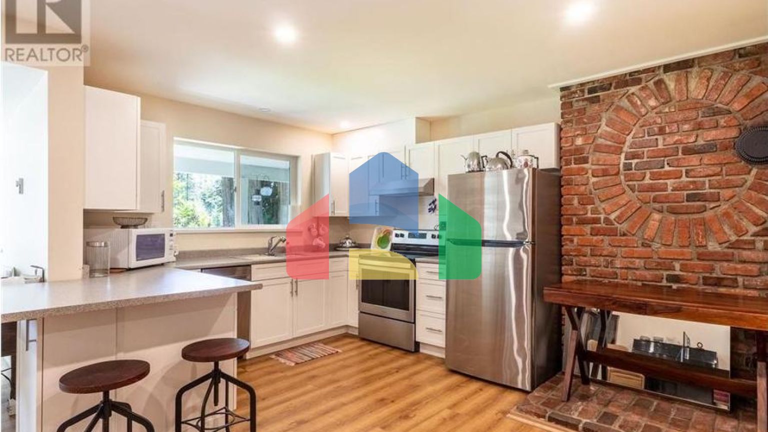 Residential - Single Family Home - Gibsons, Canada - Canada