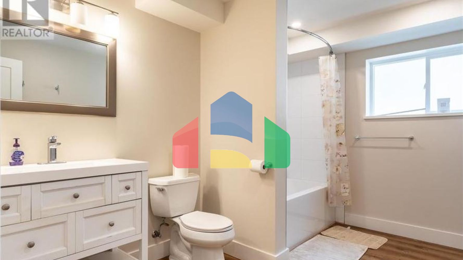 Residential - Single Family Home - Gibsons, Canada - Canada