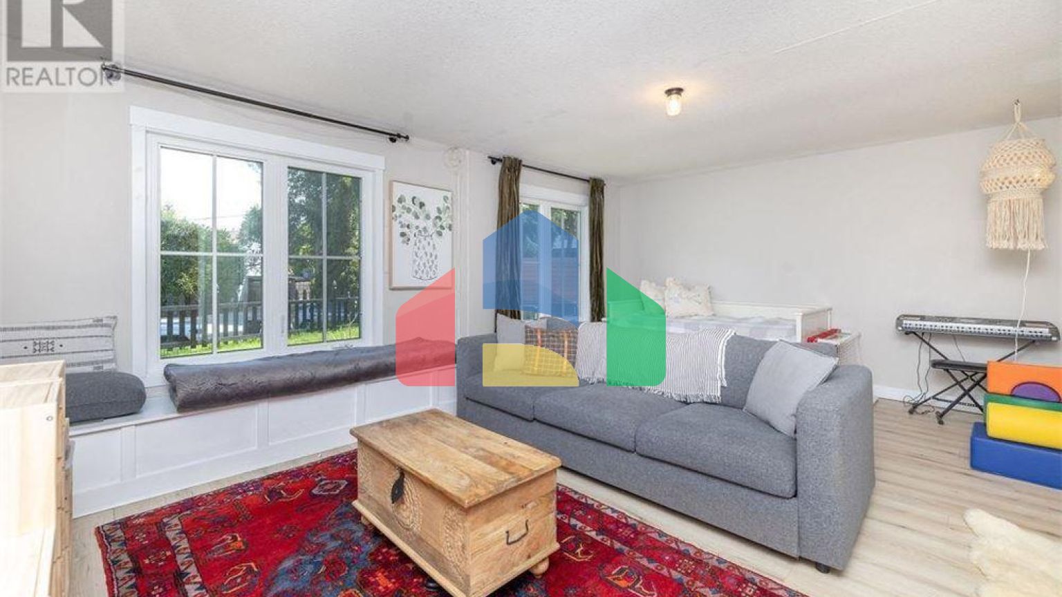 Residential - Single Family Home - Gibsons, Canada - Canada