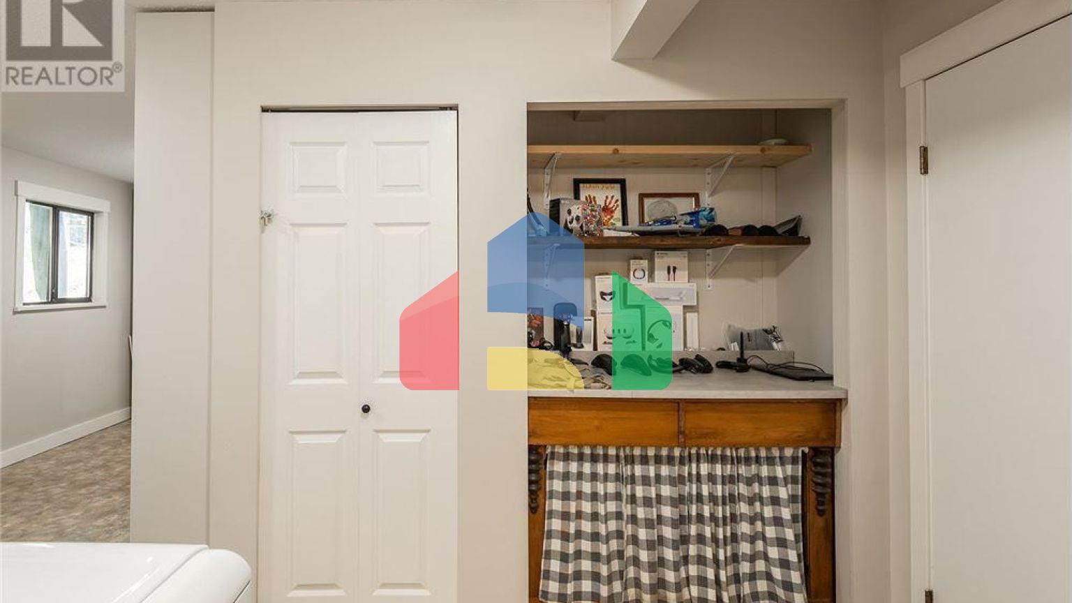 Residential - Single Family Home - Gibsons, Canada - Canada