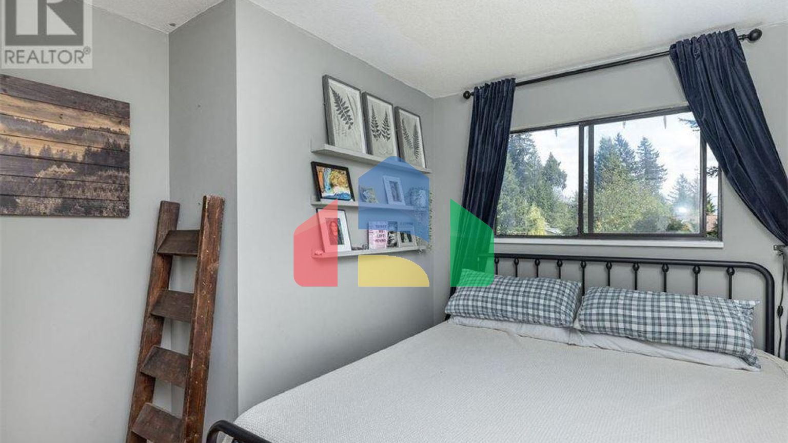 Residential - Single Family Home - Gibsons, Canada - Canada