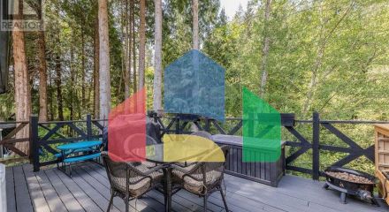 Residential - Single Family Home - Gibsons, Canada - Canada