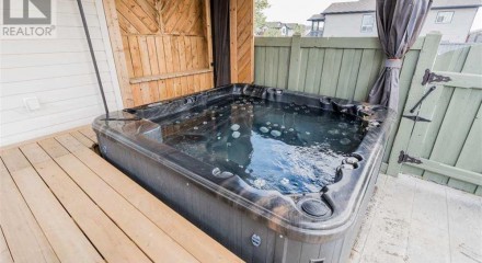 Residential - Single Family Home - Grande Prairie, Canada - Canada