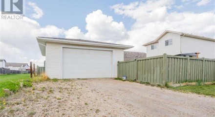 Residential - Single Family Home - Grande Prairie, Canada - Canada