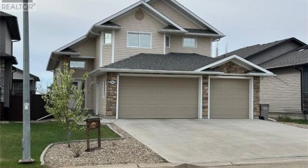 Residential - Single Family Home - Grande Prairie, Canada - Canada