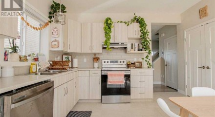 Residential - Single Family Home - Grande Prairie, Canada - Canada