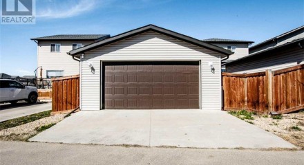 Residential - Single Family Home - Grande Prairie, Canada - Canada