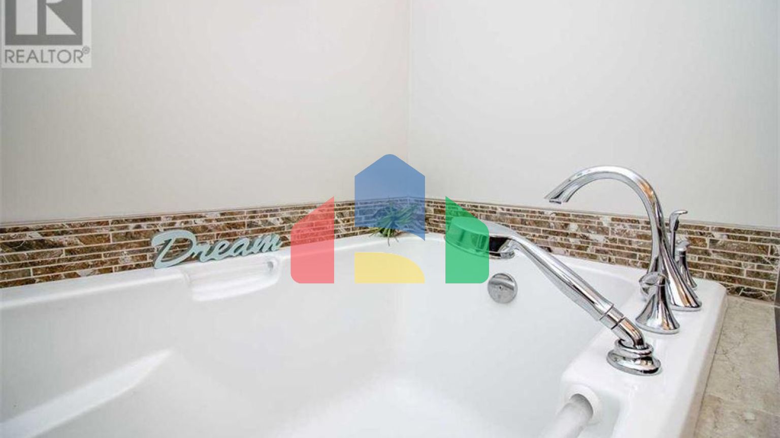 Residential - Single Family Home - Grande Prairie, Canada - Canada