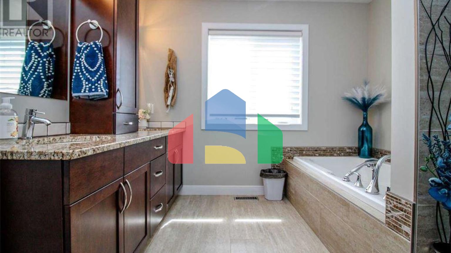 Residential - Single Family Home - Grande Prairie, Canada - Canada