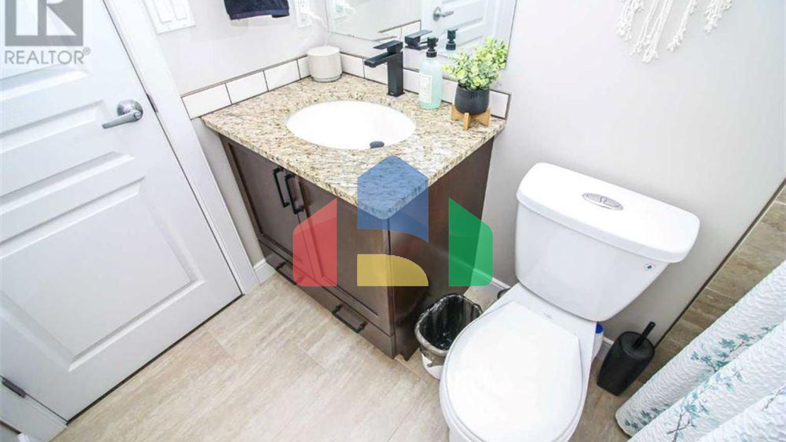 Residential - Single Family Home - Grande Prairie, Canada - Canada