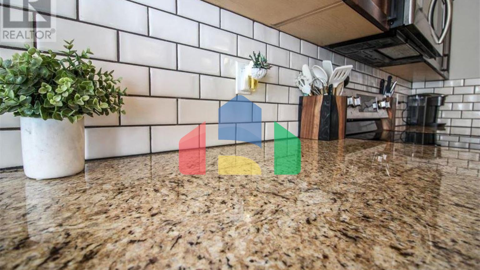 Residential - Single Family Home - Grande Prairie, Canada - Canada