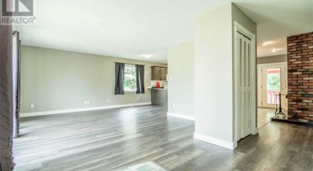 Residential - Single Family Home - Grande Prairie, Canada - Canada