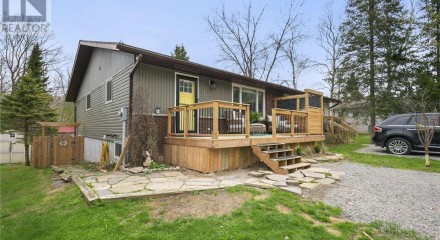 Residential - Single Family Home - Gravenhurst, Canada - Canada