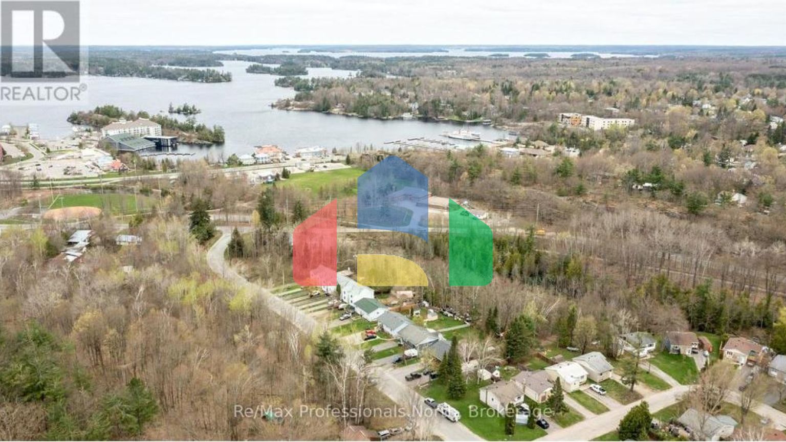 Residential - Single Family Home - Gravenhurst, Canada - Canada