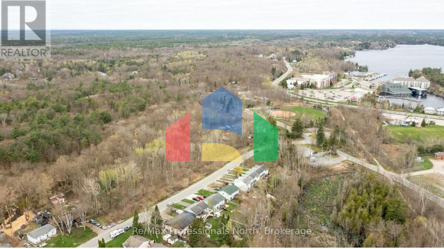 Residential - Single Family Home - Gravenhurst, Canada - Canada