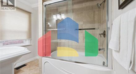 Residential - Single Family Home - Guelph, Canada - Canada