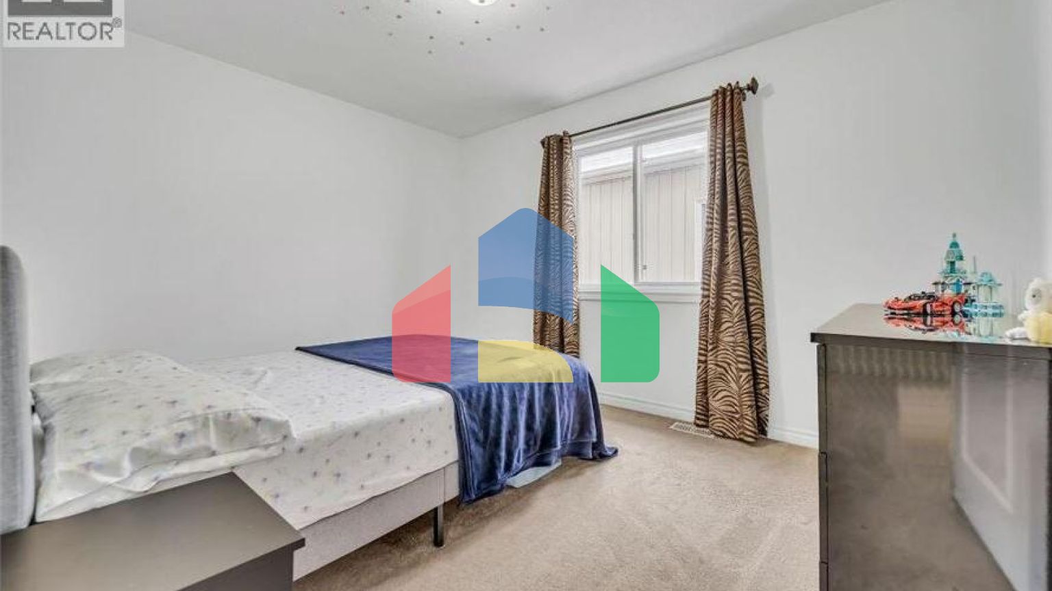 Residential - Single Family Home - Guelph, Canada - Canada