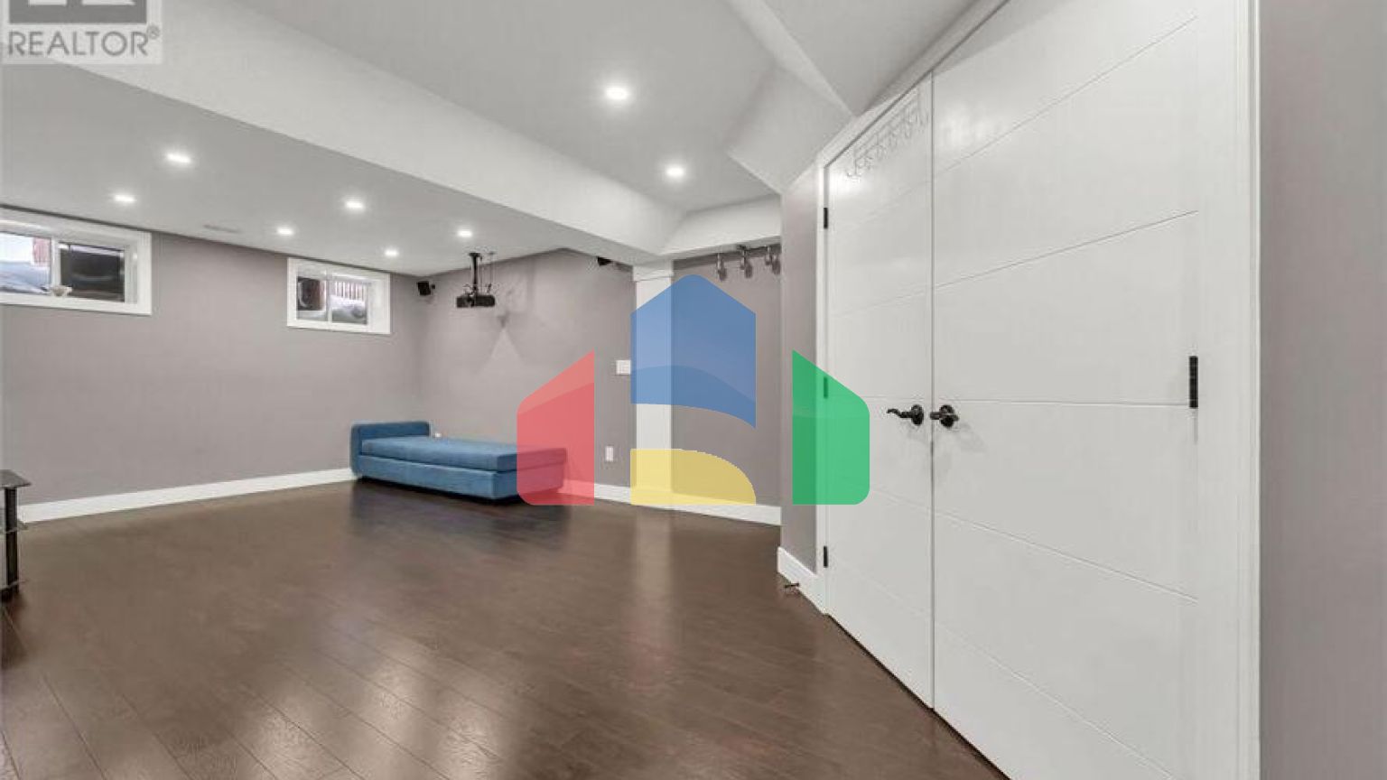 Residential - Single Family Home - Guelph, Canada - Canada