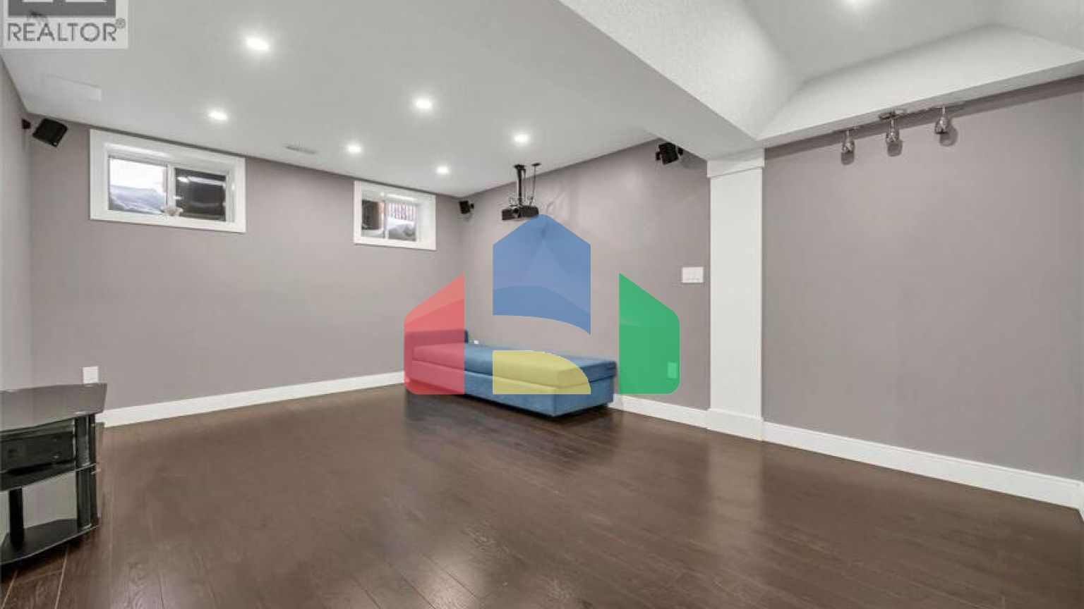 Residential - Single Family Home - Guelph, Canada - Canada