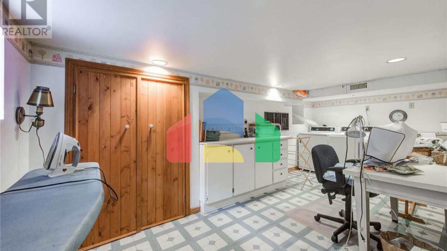 Residential - Single Family Home - Guelph, Canada - Canada