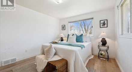 Residential - Single Family Home - Guelph, Canada - Canada