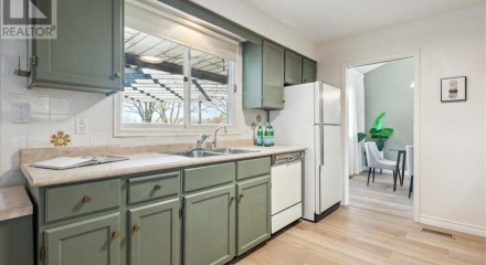 Residential - Single Family Home - Guelph, Canada - Canada