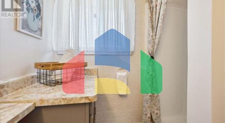 Residential - Single Family Home - Guelph, Canada - Canada